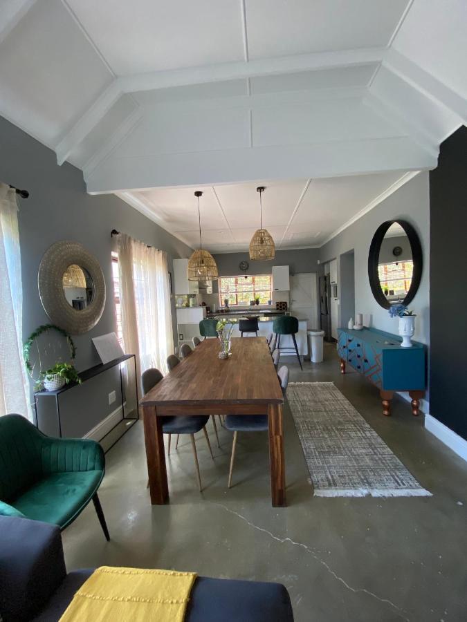 Cosy And Unique Family Retreat In Hout Bay